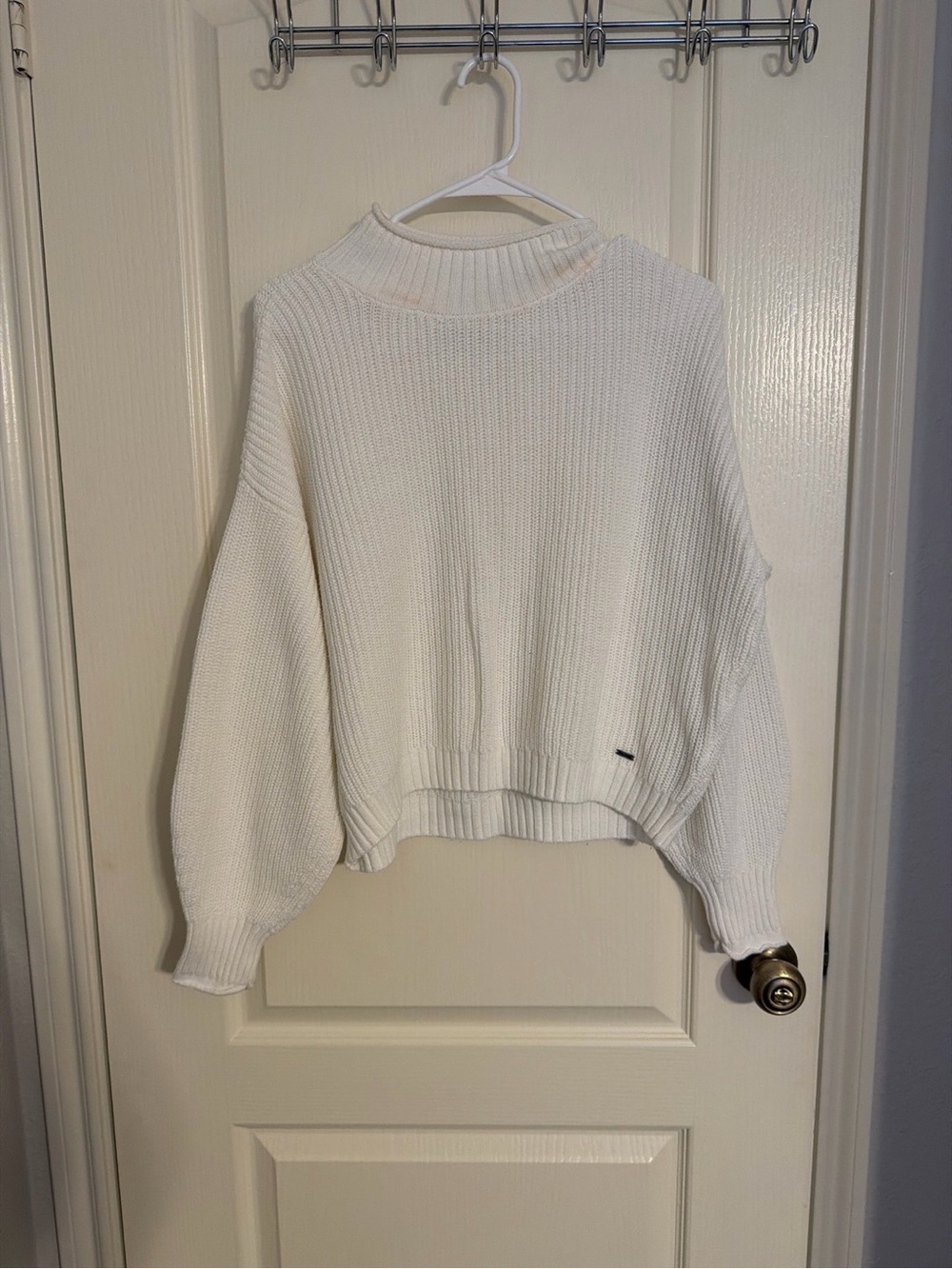 Hollister White Knit Mock Neck Sweater, Boxy Fit — Medium